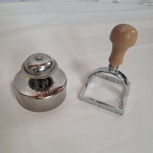 Lot of 2 Kitchen Utensils Pampered Chef Pastry Cutter Raviloi Pasta Maker Italy